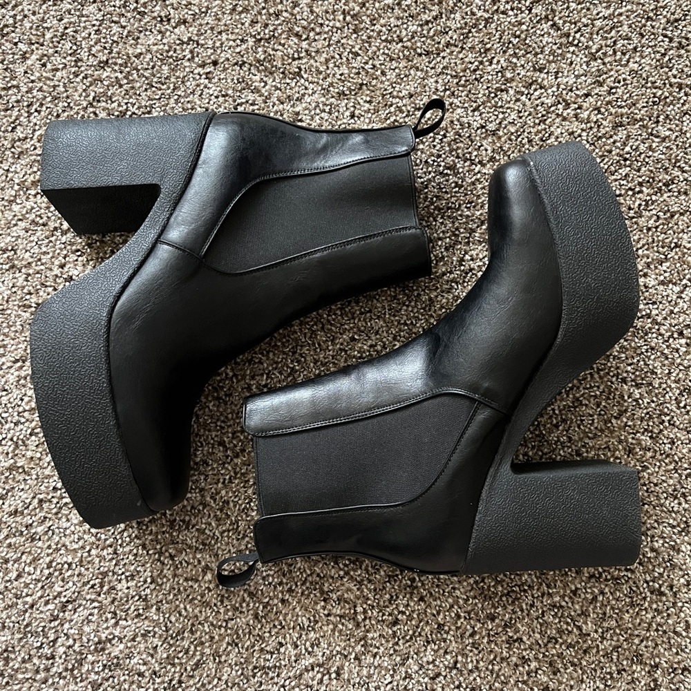 Chelsea Platform Boots